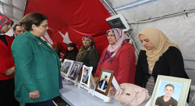 Yanık'tan Diyarbakır Annelerine destek