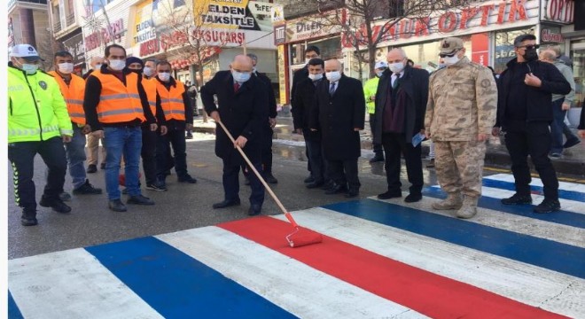 Yaya geçitlerinde ‘kırmızı çizgi' dönemi başladı