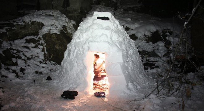 Yeni Yıla  iglooda girdiler