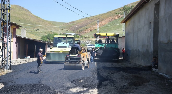 Yeşildere'de asfaltlama seferberliği