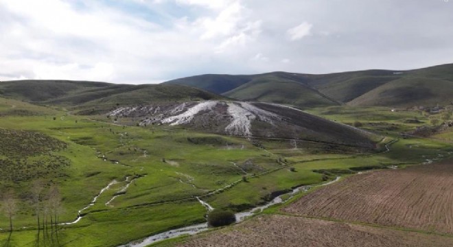 Yılda sadece bir ay akıyor