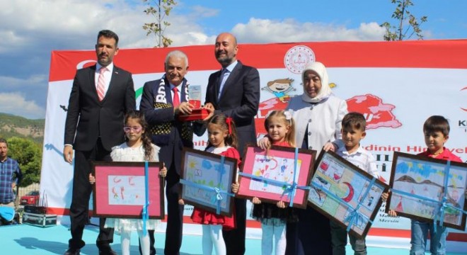 Yıldırım: 'Türkiye'yi bölünmüş yollarla donattık'