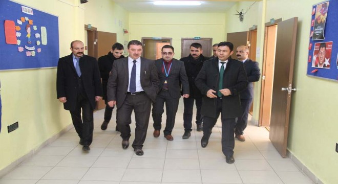 Yıldız, eğitimcilerle istişare etti