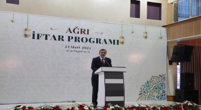 Yılmaz: 'Büyük bir hizmet seferberliği yürütüyoruz'