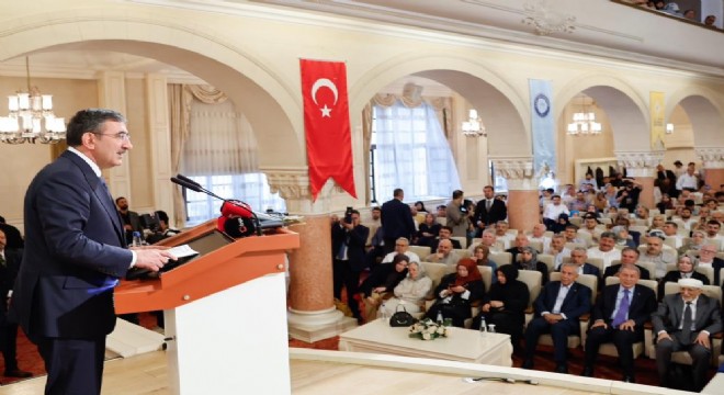 Yılmaz: ‘Tefkir ve Tefekkür' konferansına seslendi