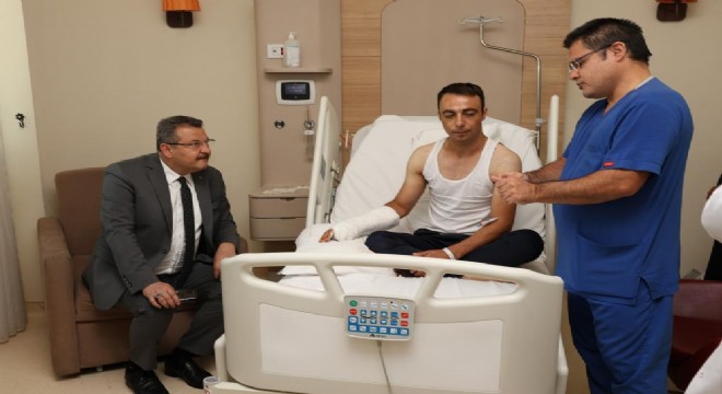 Yırtar, yaralanan bekçiyi ziyaret etti