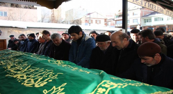 Yolda kriz geçiren genç yaşamını yitirdi