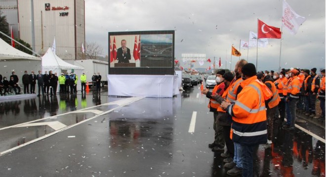 ‘Yollarımız refah ve bereket taşımaktadır'