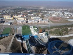 Azerbaycan yine önde