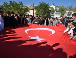 Adilcevaz'dan teröre lanet