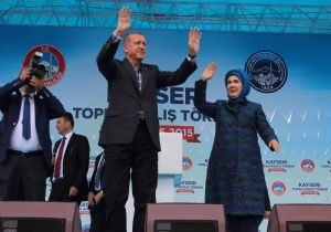 “Biz Allah'ın huzurunda eğiliriz”