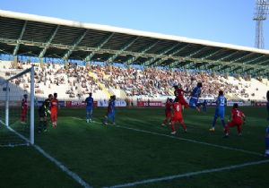 Taraftar fedakar, sıra futbolcularda…
