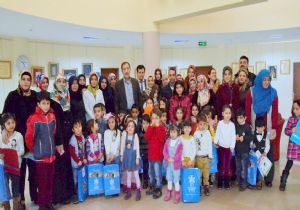 Bulutlar miniklerin karne coşkusunu paylaştı