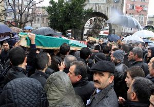 Kazazedeler gözyaşlarıyla uğurlandı