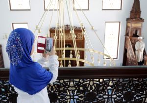 ‘Camiler bizim bilgi ve sevgi mekânlarımız'