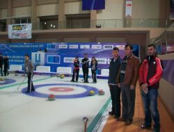 Curlingcilere moral desteği