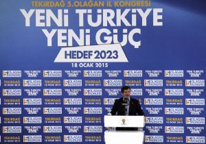 Davutoğlu'ndan cumhuriyetçilik dersi