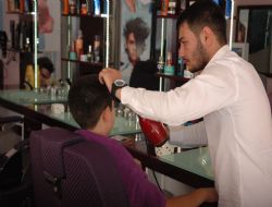 Dedesinin hem sanatını hem hatırasını yaşatıyor