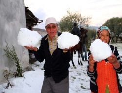 Dolu ekili alanı vurdu