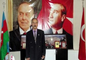 ‘Dünya üç maymunları oynuyor'