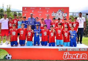 Futbol Köyleri'nde eğitim dönemi sona erdi