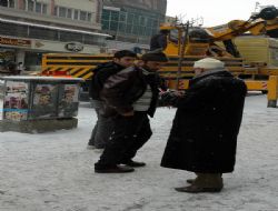 Geçim derdi yaş dinlemiyor