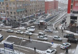 Gelir giderin yüzde 33'ünde kaldı