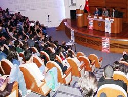 ATAÜNİ'de Girişimcilik Konferansı	