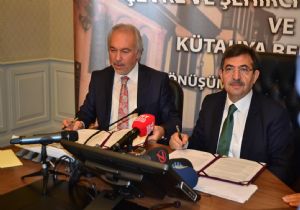 Güllüce, ‘Türkiye boş bir ülke değil'