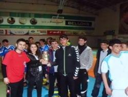 Hentbolda şampiyon Çelebispor