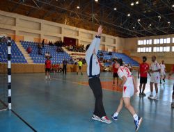 Hentbolcular ilk yenilgisini aldı