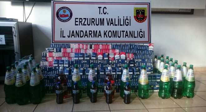 kaçan otomobilden kaçak sigara ve içki  çıktı