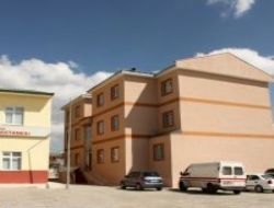 Eksoz gazından zehirlendiler