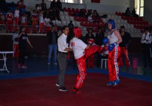 Kick Boks Teşvik Müsabakaları nefesleri kesti