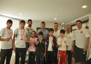 Kick Boks'ta başarı süreci devam ediyor