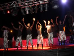  Kültür otobüsü ilgi topladı