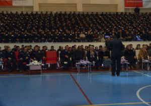 Kapaklıkaya, PMYO'da konferans verdi