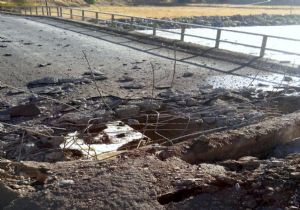 Teröristlerden köprüye bombalı saldırı