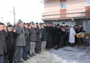 Karadağ son yolculuğuna uğurlandı