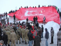 Kardan şehit heykelleri törenle açıldı
