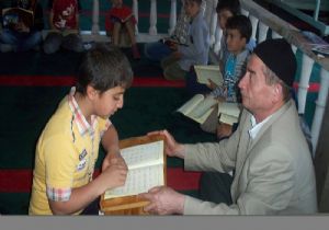 Bin 260 kursta 34 bin öğrenci Kur'an öğreniyor