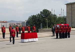 Kitapçı dualarla uğurlandı