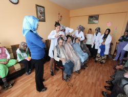 Kursiyerler yaşlıların gönlünü kazandı