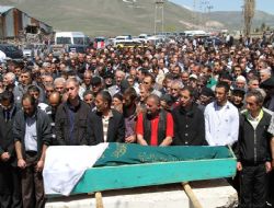 Kazazedeler Ardahan'da defnedildi