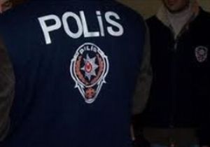 6 bin 825 Euro'sunu dolandırdılar