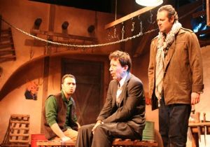 EDT Maskeliler'i sahneleyecek