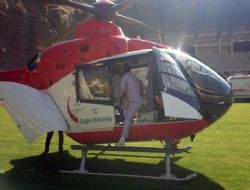 Ambulans helikopter Melisa için havalandı
