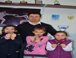 Minikler eskrimde yarıştı
