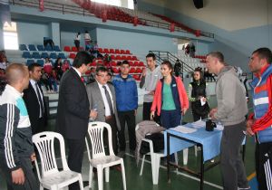 Öğrenciler masa tenisinde yarıştı