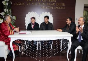 Mutluluğa Erzurum'da ulaştılar